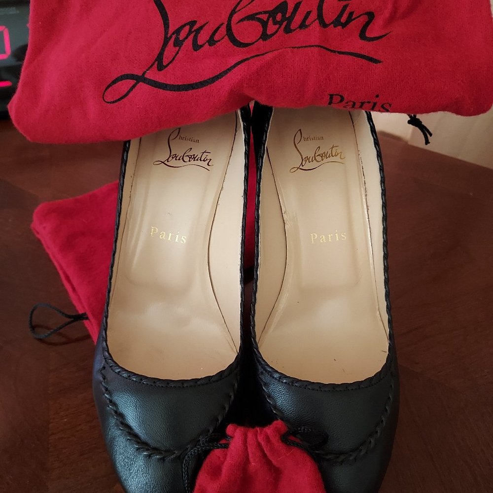 Christian Louboutin Black Leather size EU37B (7B